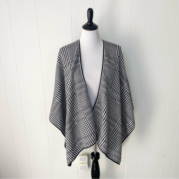 Talbots Jackets & Blazers - Talbots Reversible Black & White Herringbone Fall Winter Wrap Cape Shawl Sz M/L